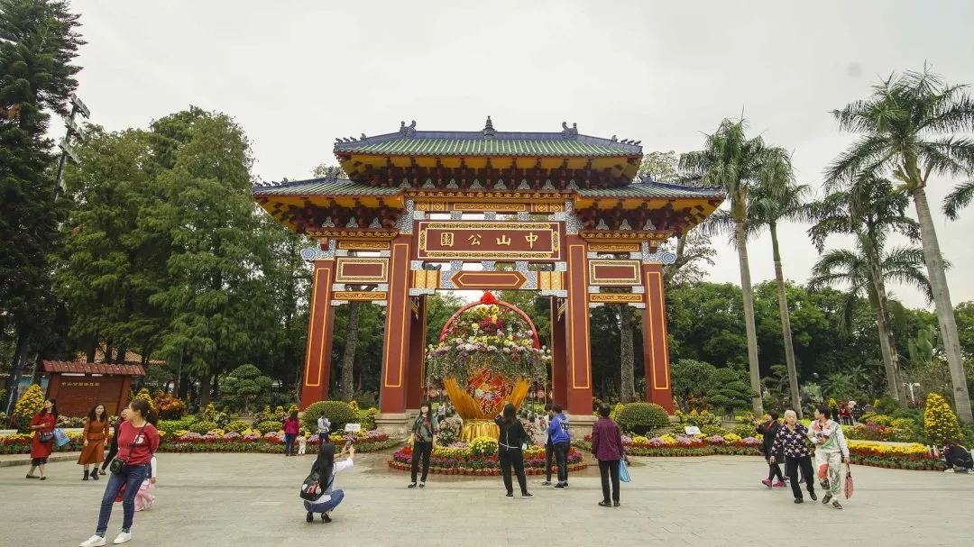 中山公園牌樓是中山公園最具標(biāo)志性的建筑之一